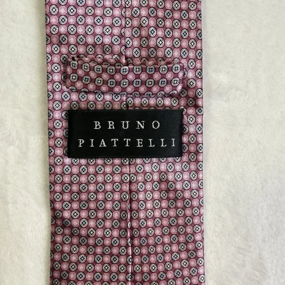 Bruno‎ Piattelli Necktie Mens OS Pink Geometric Medallion Silk Hand Made Exc